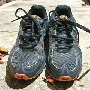 Under Armor trail| running/athletic shoes Size 6 | orange and toccoa gray unisex